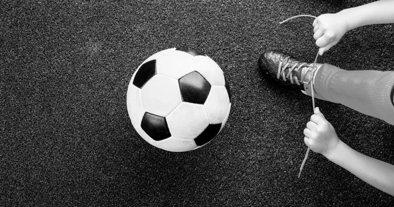 “Feyenoord”un sabiq futbolçusu vəfat edib