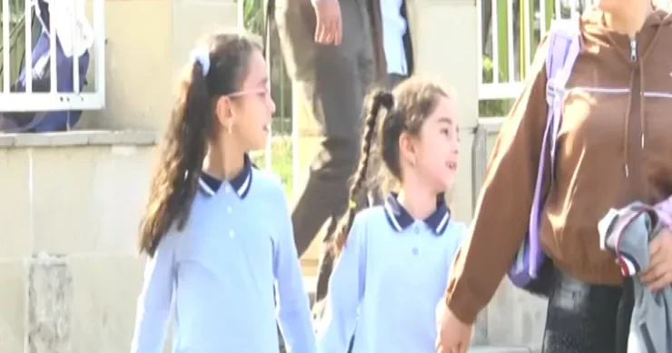 Gəncə məktəblərində bir gün Şagird məktəbli formasında olmalıdır