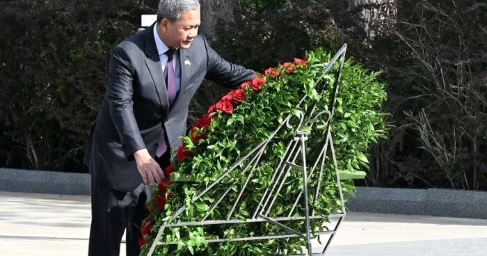 Hun Manet Heydər Əliyevin məzarını ziyarət etdi