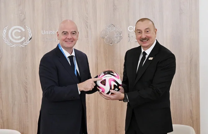 FIFA prezidenti Azərbaycan liderinə üzərində İlham Aliyev yazılmış xüsusi top təqdim edib Xəbər saytı Son xəbərlər və Hadisələr