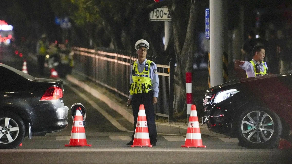 Çində kişi avtomobili insanların üzərinə sürdü: 30dan çox ölən, 43 nəfər yaralanan var