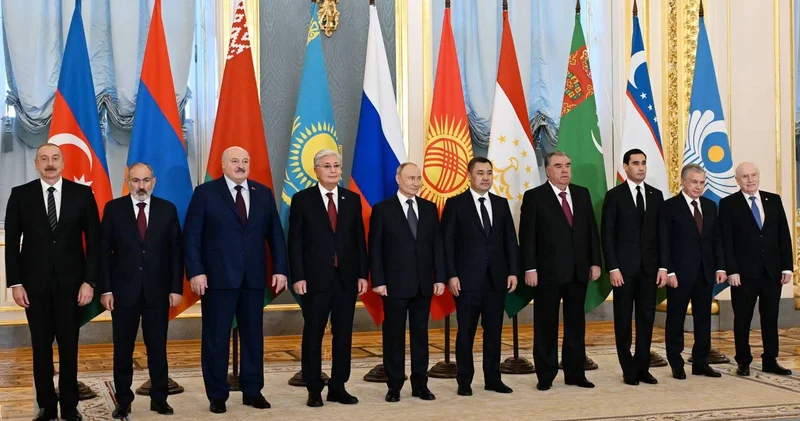 Putin MDB liderlərinu Sankt Peterburqa YIĞIR