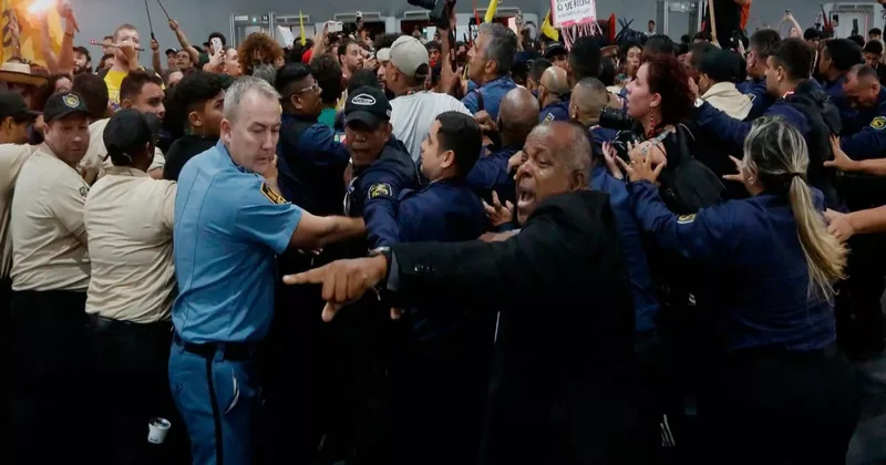 Наша земля не продается : Протестующие сорвали заседание COP30 в Бразилии Видео