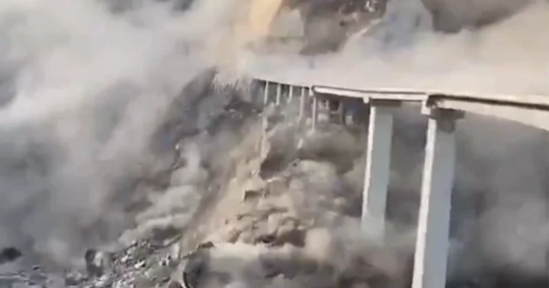 Çində yeni açılmış körpü uçdu Video