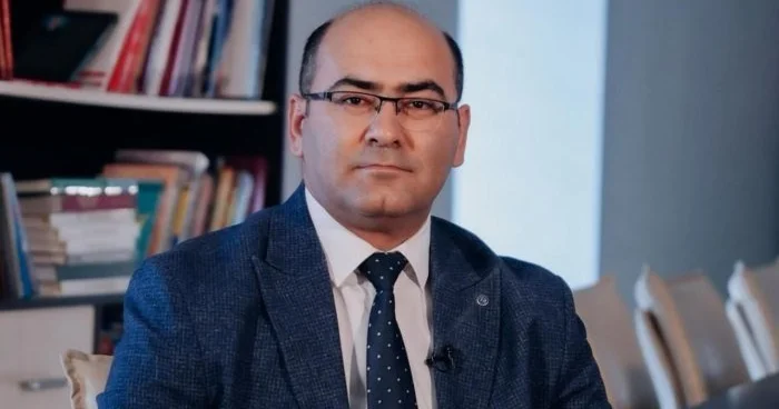 “Mən adamı belə cəzalandırıram” Fuad Nəcəfli “Əsahbi Kəhf” jurnalistə nə deyib?