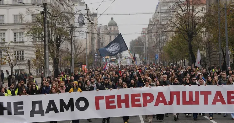 Trampın kürəkəninin layihəsinə qarşı etirazlar