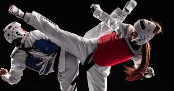 İranda taekvondoçunu hicabsız məşq etdiyinə görə tutublar