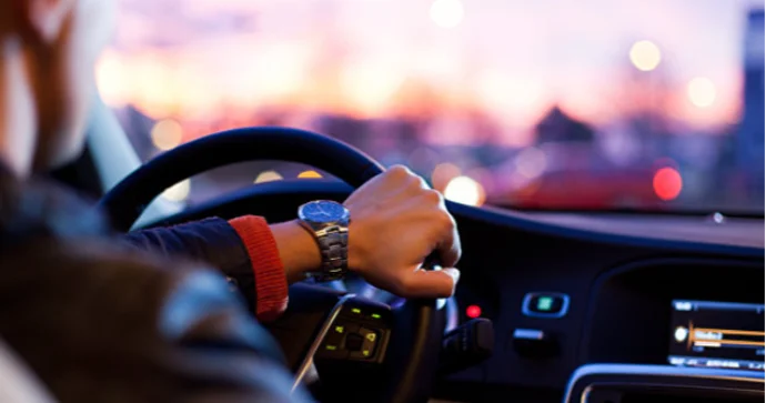 Abşeronda FACİƏ: Sürücü mərmər daşın altında qalıb öldü