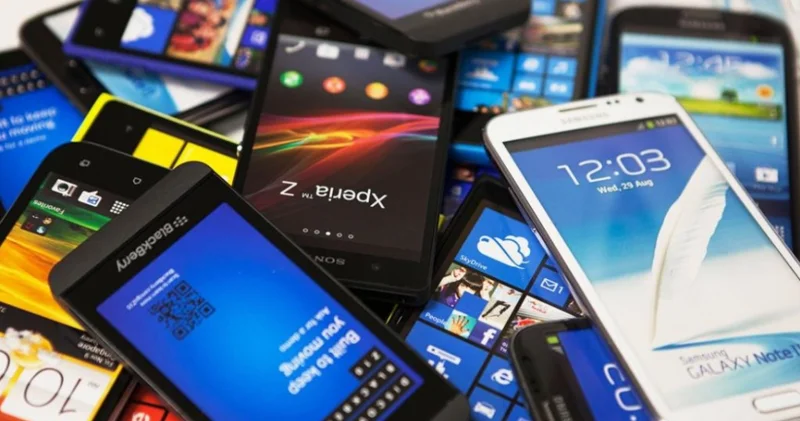 Qlobal smartfon tədarükləri üçüncü rübdə 2,6% artıb