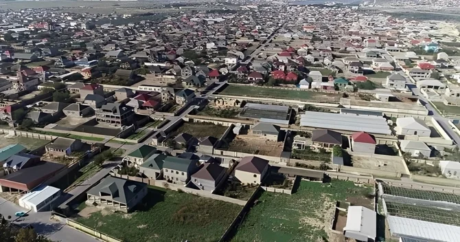 Bakıda sənədsiz ev problemi: Minlərlə ailə illərdir əmlakına çıxarış almağı gözləyir