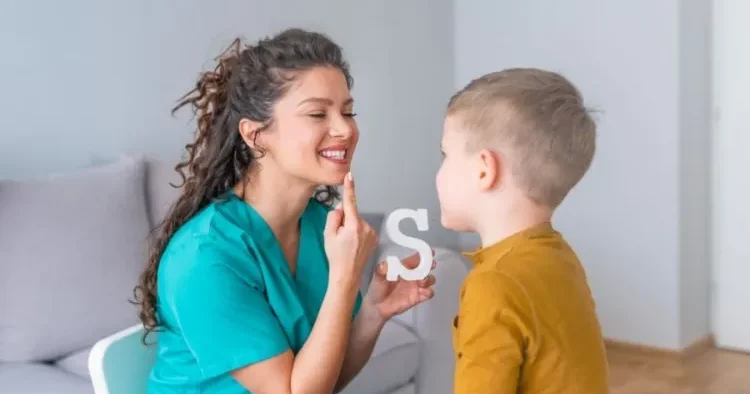 Üç yaşında uşaq nitqi tam şəkildə anlayır Loqoped