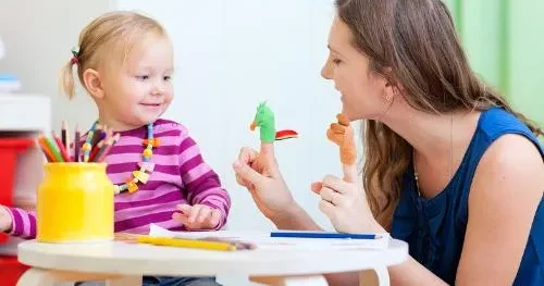 Uşaqda nitqin inkşafına nələr təsir edir? AÇIQLAMA