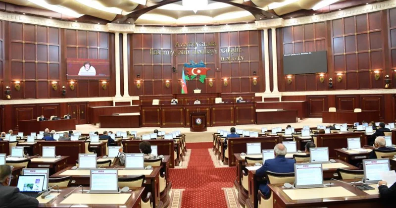 Bu deputatların 80 dən çox yaşı var FOTO