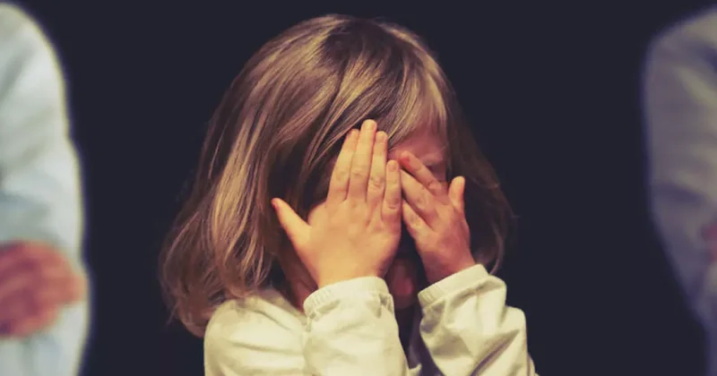 В Индии шестилетняя девочка попала в больницу после изнасилования отцом