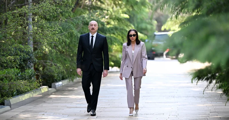 Алиевы сделали публикации в связи с Днем Конституции Minval Politika