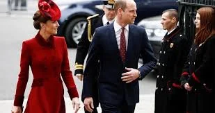 Britaniya taxtının varislərinə mobil telefon qadağası: Sarayda gərginlik