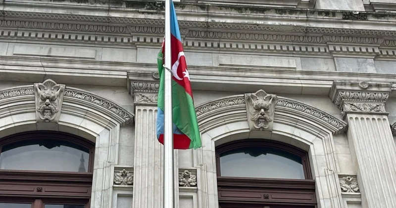 Filadelfiya şəhər meriyasının qarşısında Azərbaycan bayrağı qaldırılıb