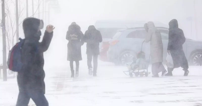 Метель, снег, гололед: в Казахстане похолодает до −20 °C