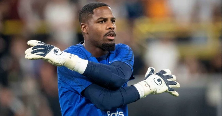 Milan Fransa millisinin qapıçısı ilə danışıq aparır