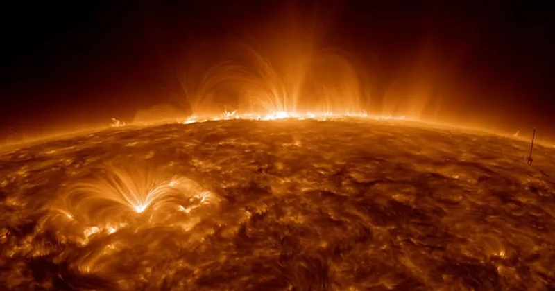 Магнитная буря почти максимальной силы достигла Земли впереди ещё два удара