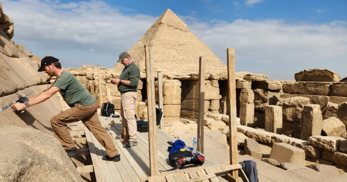 Mikerin piramidasında gizli keçidlər aşkarlanıb