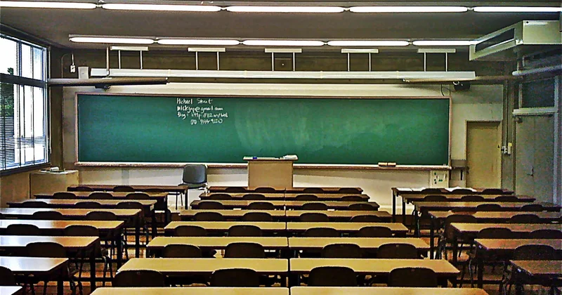 Müsəlman olduğuna görə şagird məktəbdə DÖYÜLDÜ VİDEO