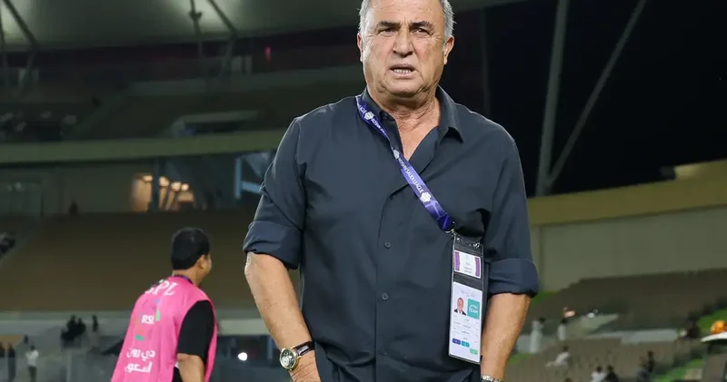 Əfsanə bu komanda ilə futbola qayıdır