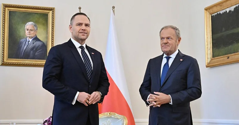 Karol Navrotski: Donald Tusku 1989 cu ildən bəri Polşanın ən pis baş naziri hesab edirəm