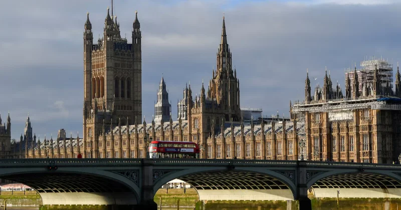 Böyük Britaniya qlobal fonda yardımını 15 faiz azaldıb