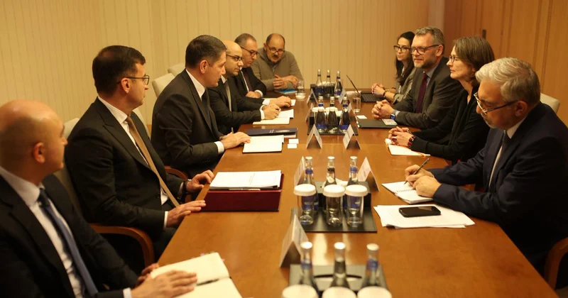 Азербайджан и ВБ обсудили новый проект в сфере сельского хозяйства и ирригации (ФОТО)