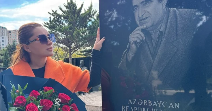 Xatirə islam Rzayevin məzarından fotolar paylaşdı