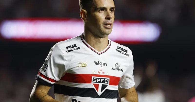 Tanınmış futbolçu xəstəxanalıq oldu