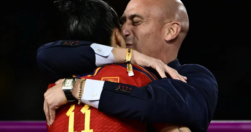 Keçmiş RFEF prezidenti “öpüş qalmaqalı” ilə bağlı susqunluğunu pozdu FOTO