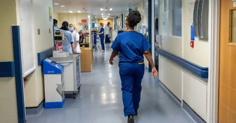 İngiltərədə səhiyyə xidmətinin minlərlə əməkdaşı ixtisar olunacaq