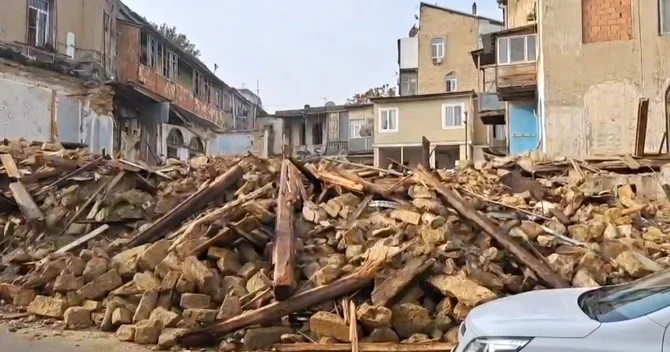 Sovetski söküntüsü ilə bağlı problem Sakinlərin binadan çıxmasında çətinlik yaranıb