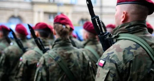 Polşa Silahlı Qüvvələrinin sayı 215.000 nəfərə çatıb