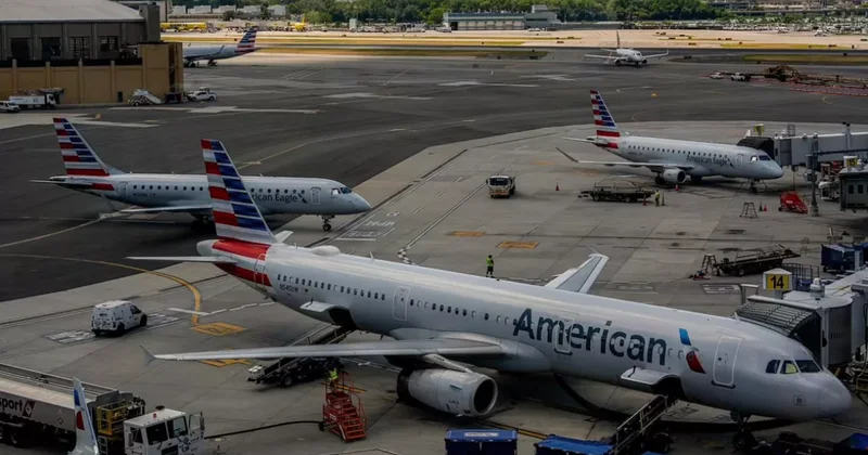 В США сохраняются массовые сбои в авиаперевозках