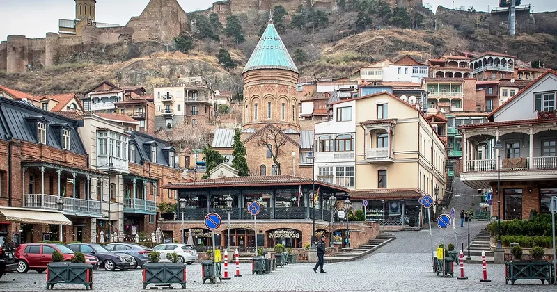 В центре Тбилиси ограничат движение транспорта: ПРИЧИНА