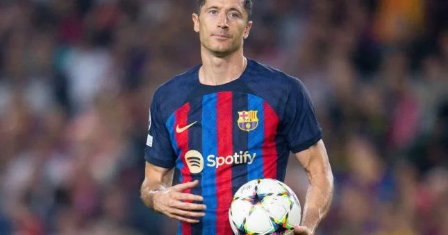 Barselona Levandovskini bu futbolçu ilə əvəz etməyə hazırlaşır