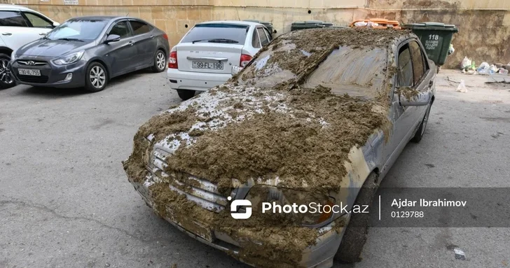 Представитель ИВ Хатаинского района Баку о последствиях оползня и компенсации за пострадавшее авто