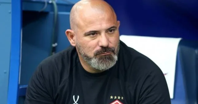 Deyan Stankoviç istefaya göndərildi