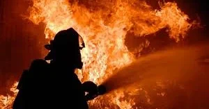 Налет БПЛА: на территории промзоны в Ставропольском крае РФ начался пожар