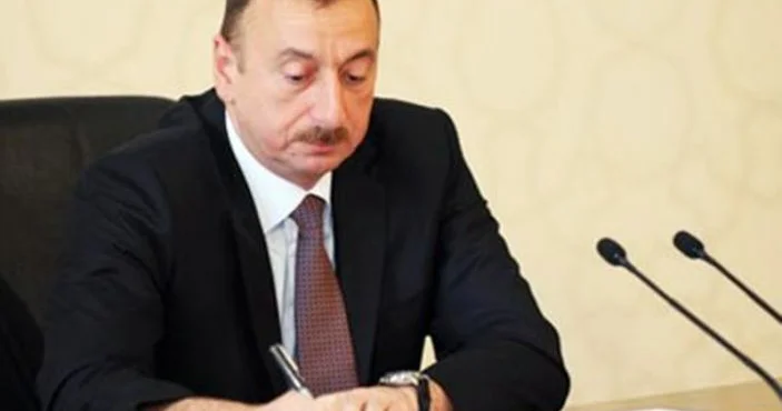 Kürdəmirin icra başçısı vəzifəsindən azad edilib, Nəsimi rayonun başçısı təyin edildi