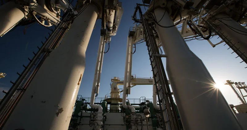 Çin sanksiyalar altındakı Rusiya qazını idxal etmək üçün öz kölgə donanması nı yaradır