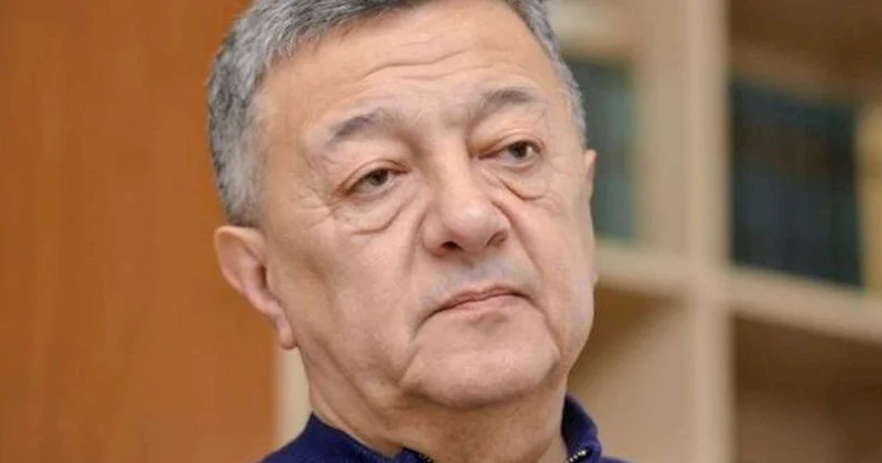 “Özündən muğayat olmayıb” Elçin Şıxlı müavininin ölümündən yazdı