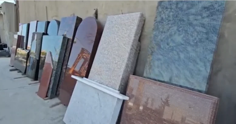 В Хырдалане мужчину насмерть придавило мраморное надгробье Minval Politika