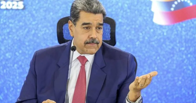 Maduro “Bolivar Doktrinası”nı imzalayıb