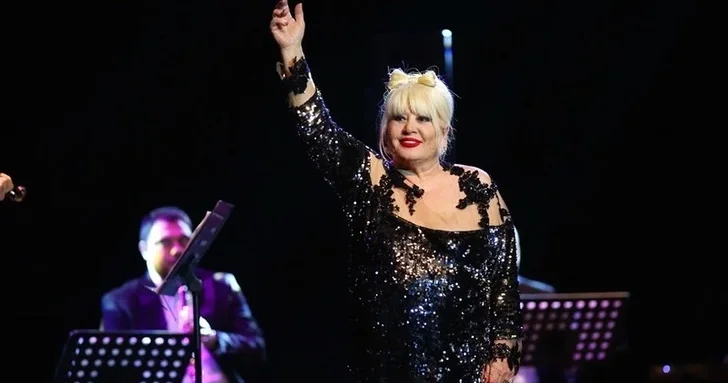 Известная турецкая певица скончалась в день своего рождения