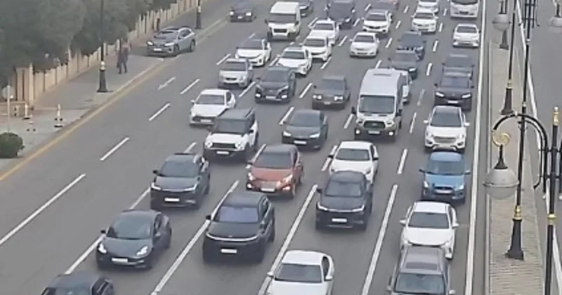 Həftənin ilk iş gününə tıxacla başladıq