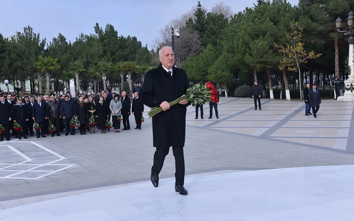 Sumqayıtda Ümummilli liderin anım mərasimi keçirildi FOTOLAR